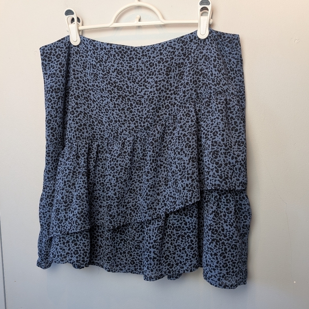 DYNAMITE Women Skirt Leopard Pattern Size Large Blue And Black Back Zipper